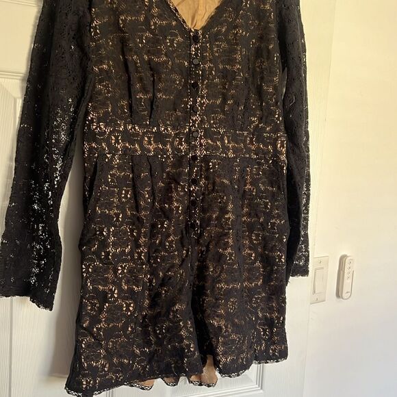 Marc Jacobs Shorts Romper - Tan and Black Lace Belt Included - Worn Once Size 6 - Picture 4 of 6